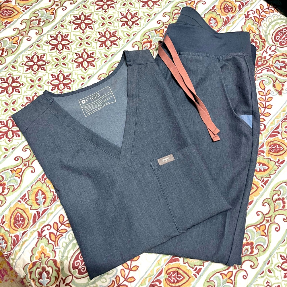 Figs Scrub Set- Brand new without tags